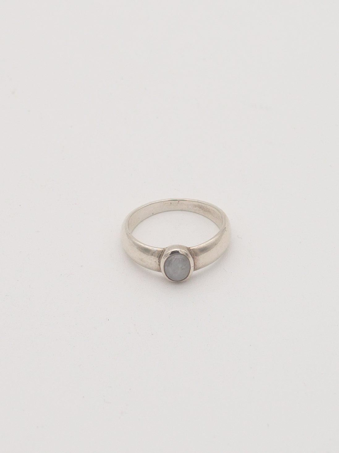 Silver moonstone ring